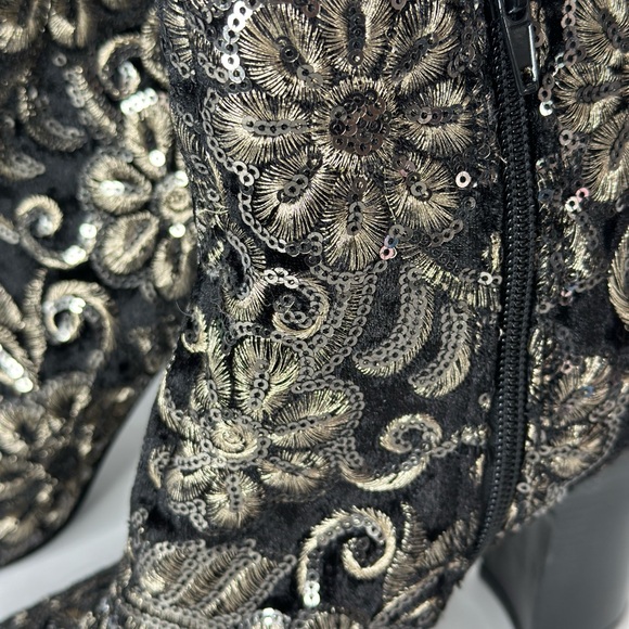 Guess sequin embellished booties BWOB. Never worn size 8 but fits small. - Picture 3 of 6